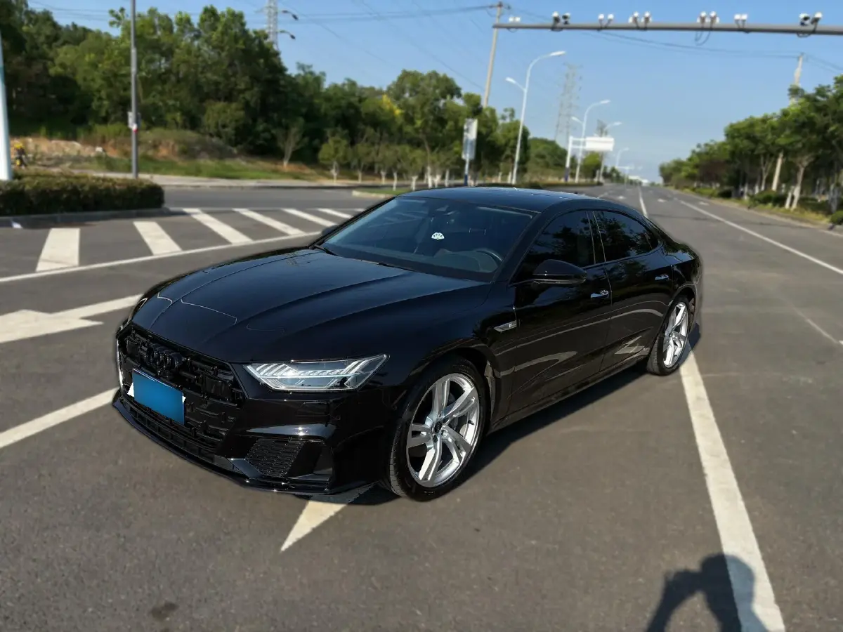 2022 Audi A7L 2.0T 245HP L4 7DCT
