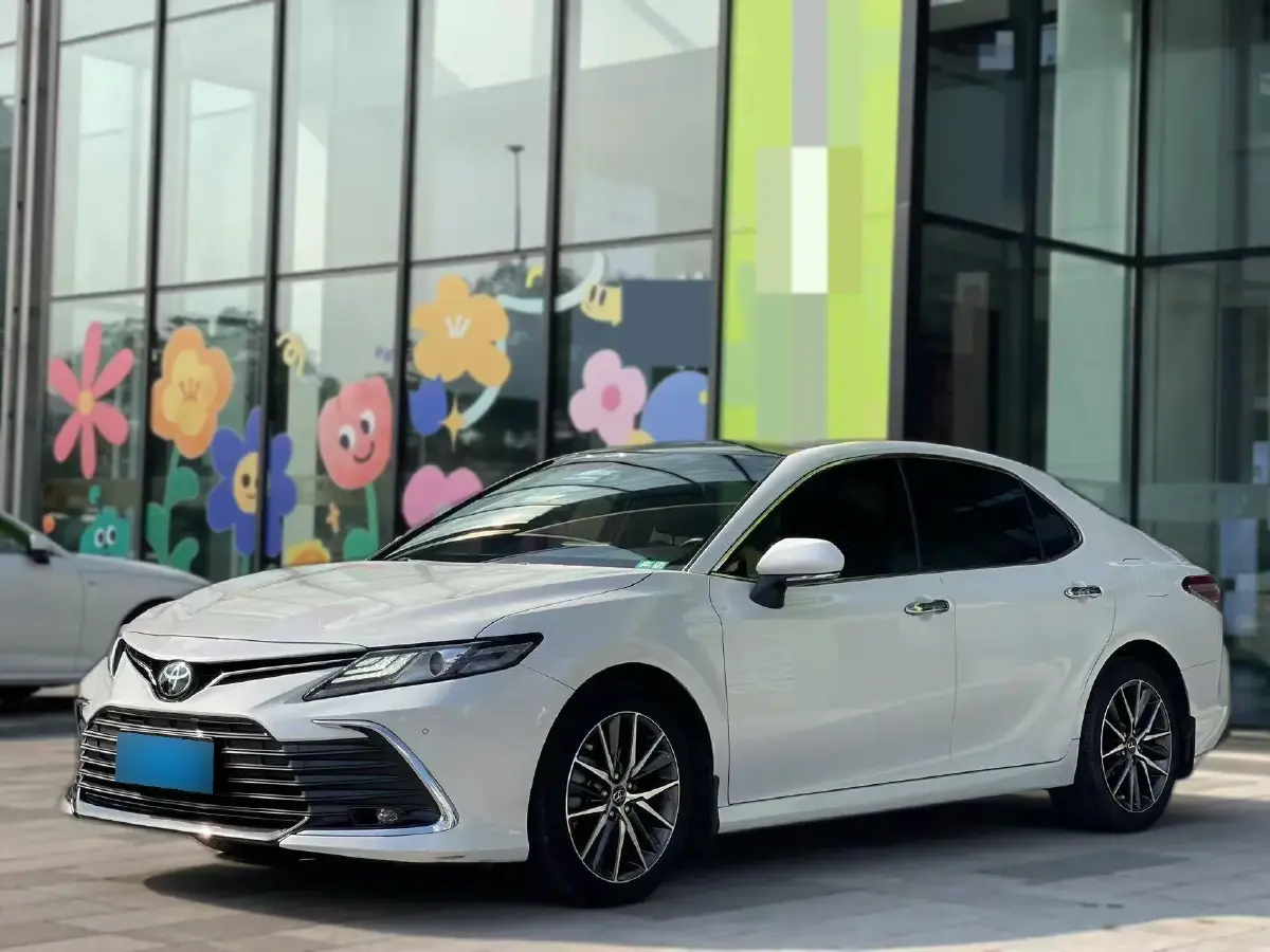 2021 Toyota Camry 2.5L 209HP L4 8AT