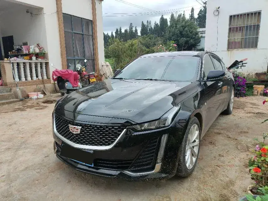 2022 Cadillac CT5 2.0T 237HP L4 10AT