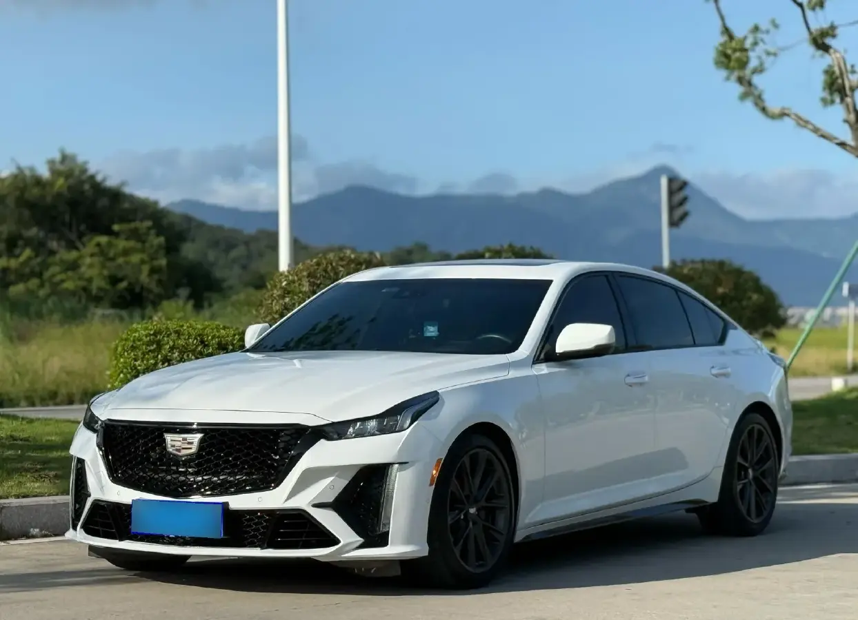 2020 Cadillac CT5 2.0T 237HP L4 10AT