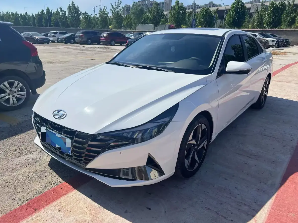 2022 Hyundai Elantra 1.5L 115HP L4 CVT
