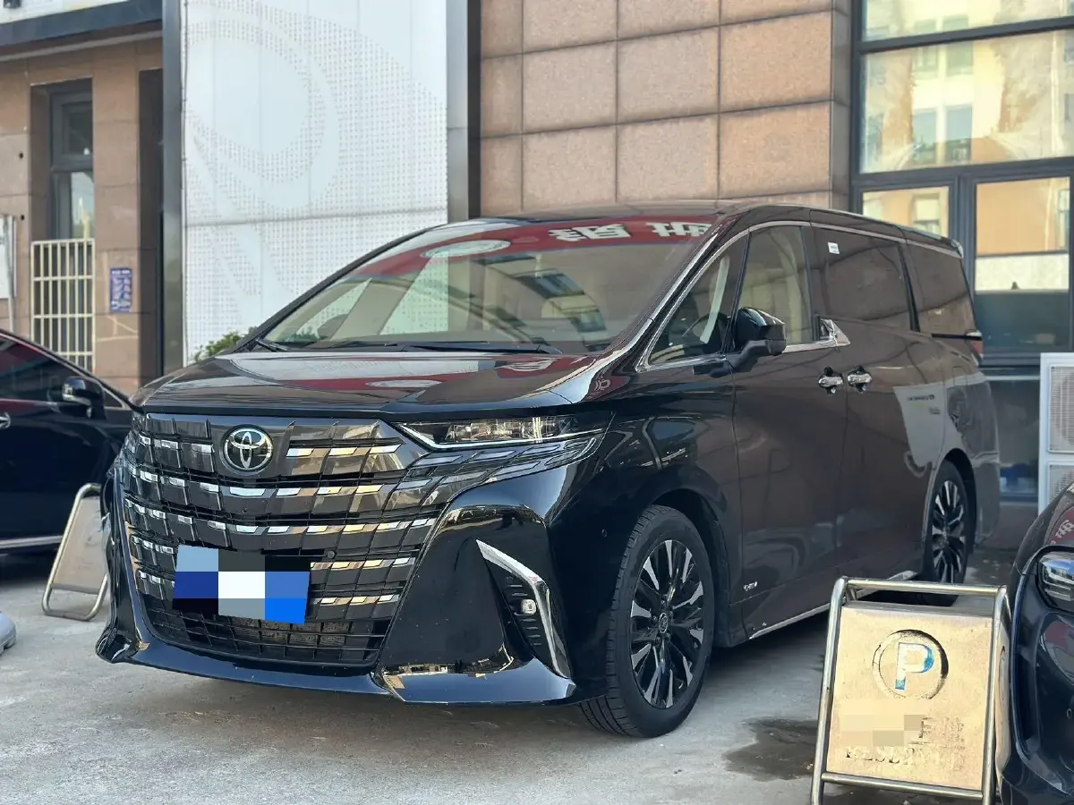2024 Toyota Alphard 2.5L 190HP L4 E-CVT Hybrid