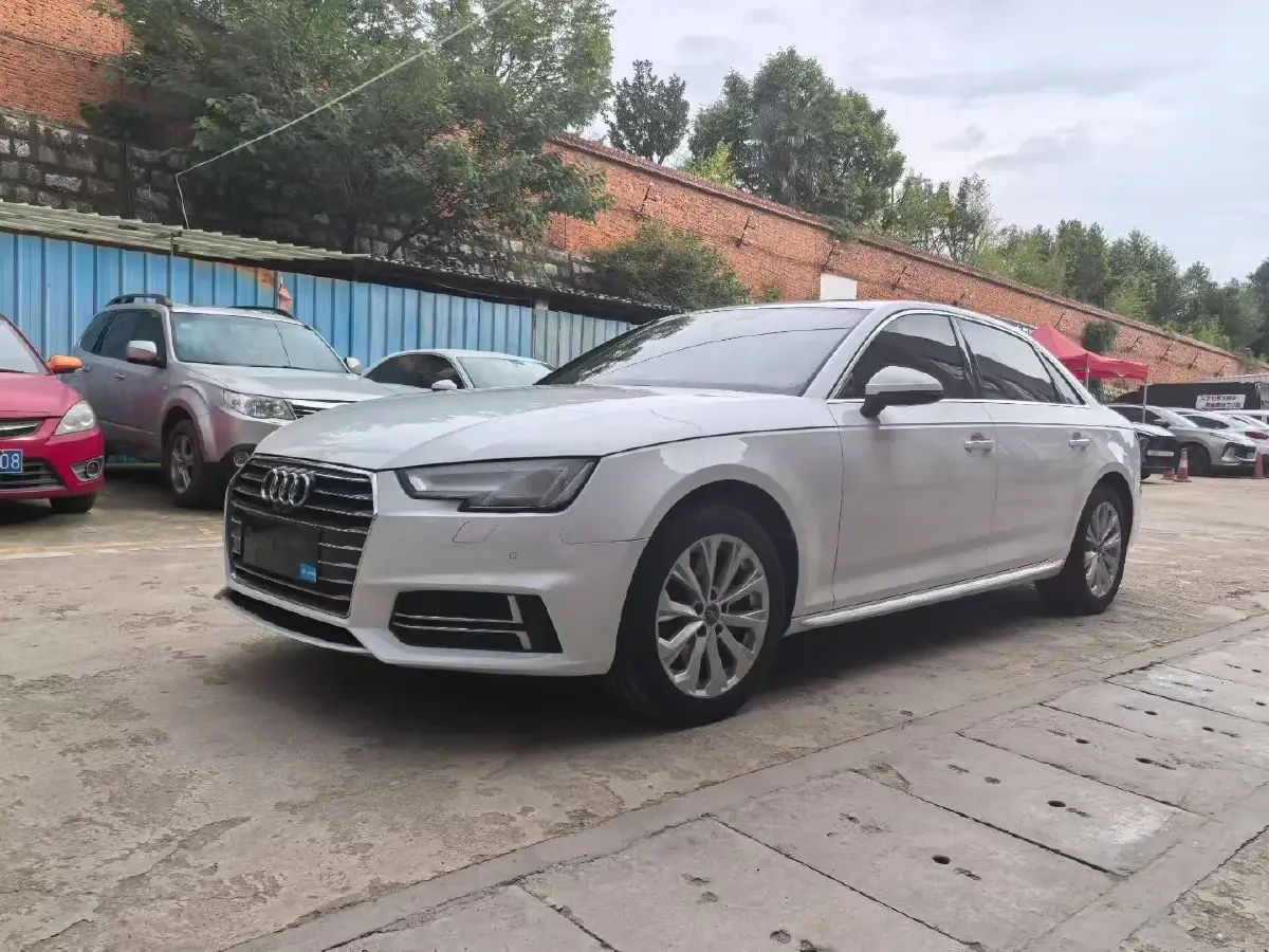 2019 Audi A4L 2.0T 190HP L4 7DCT