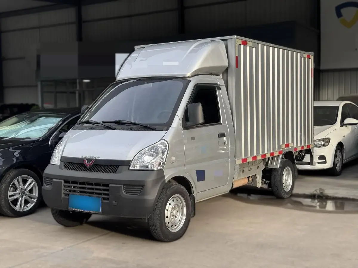 2022 WuLing RongGuang Mini Truck 1.5L 99HP L4 5MT