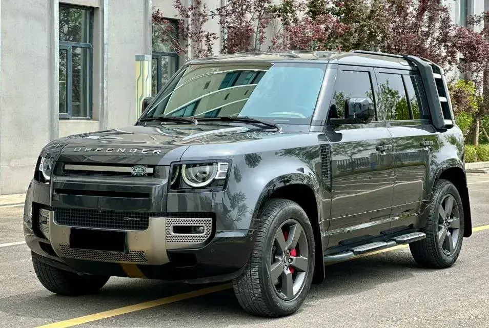 2024 Land Rover Defender 3.0T 400HP L6 8AT