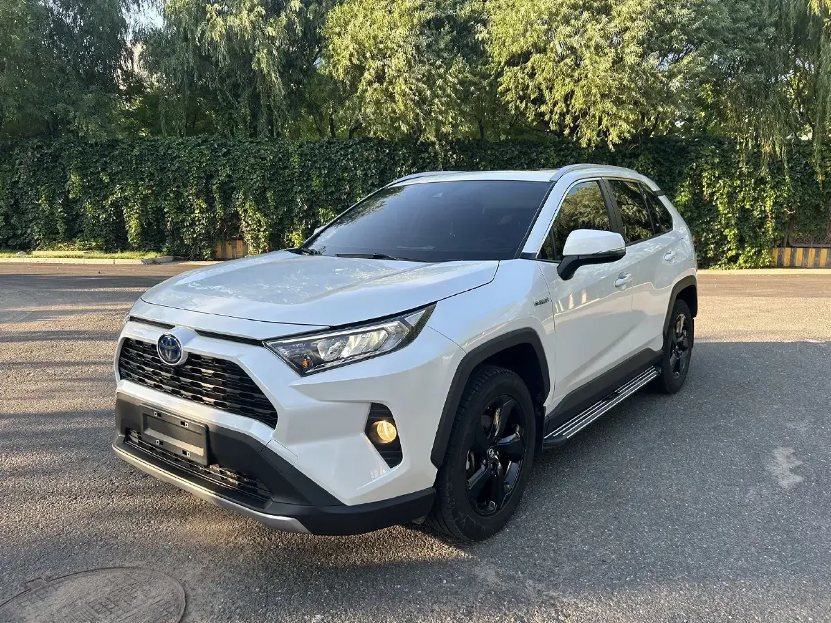 2021 Toyota RAV4 2.5L 178HP L4 E-CVT Hybrid