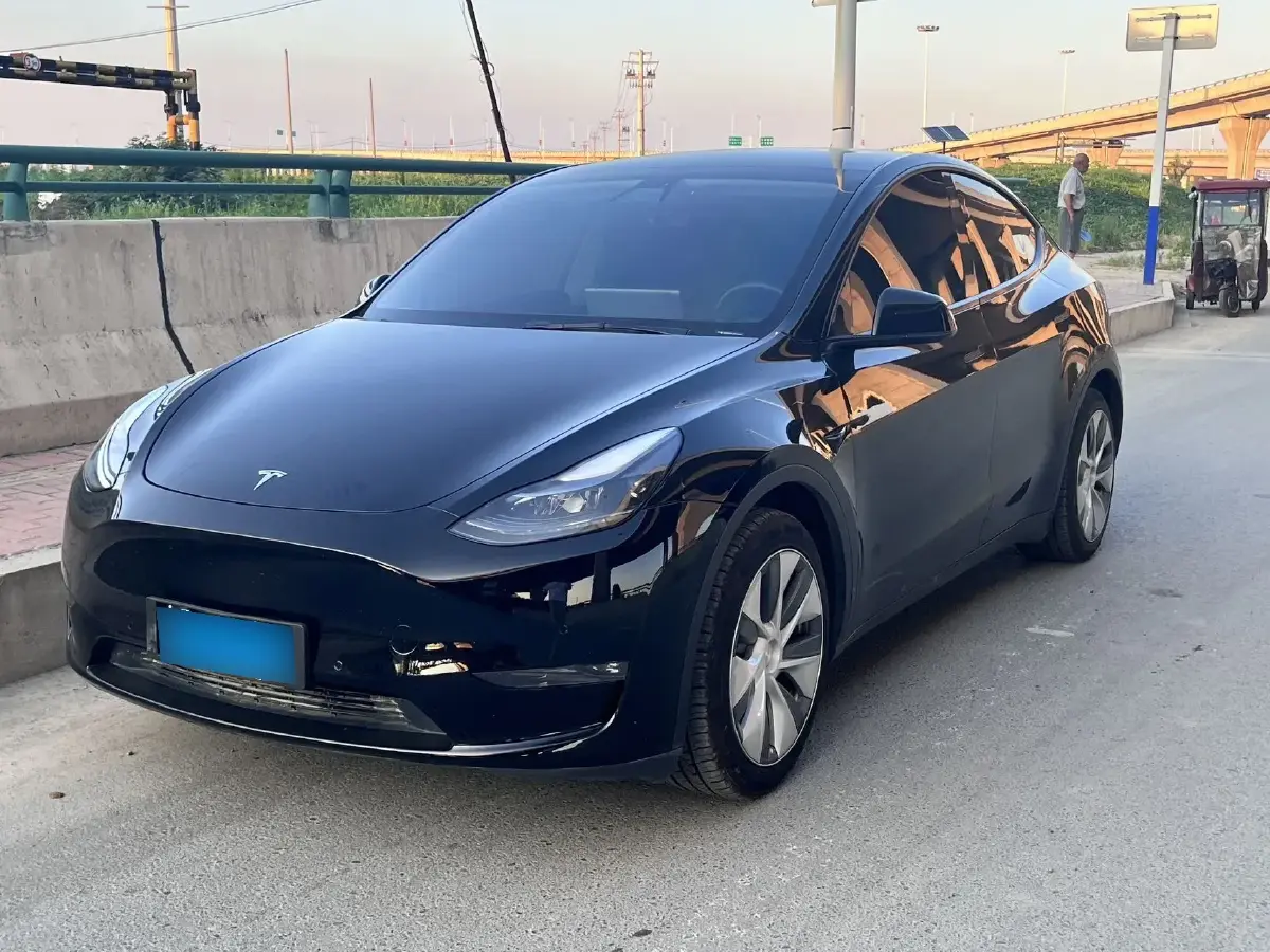 2021 Tesla Model Y BEV 60KWH