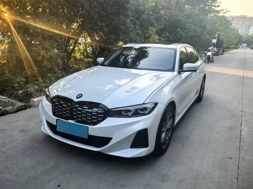 2025 BMW i3 BEV 70KWH