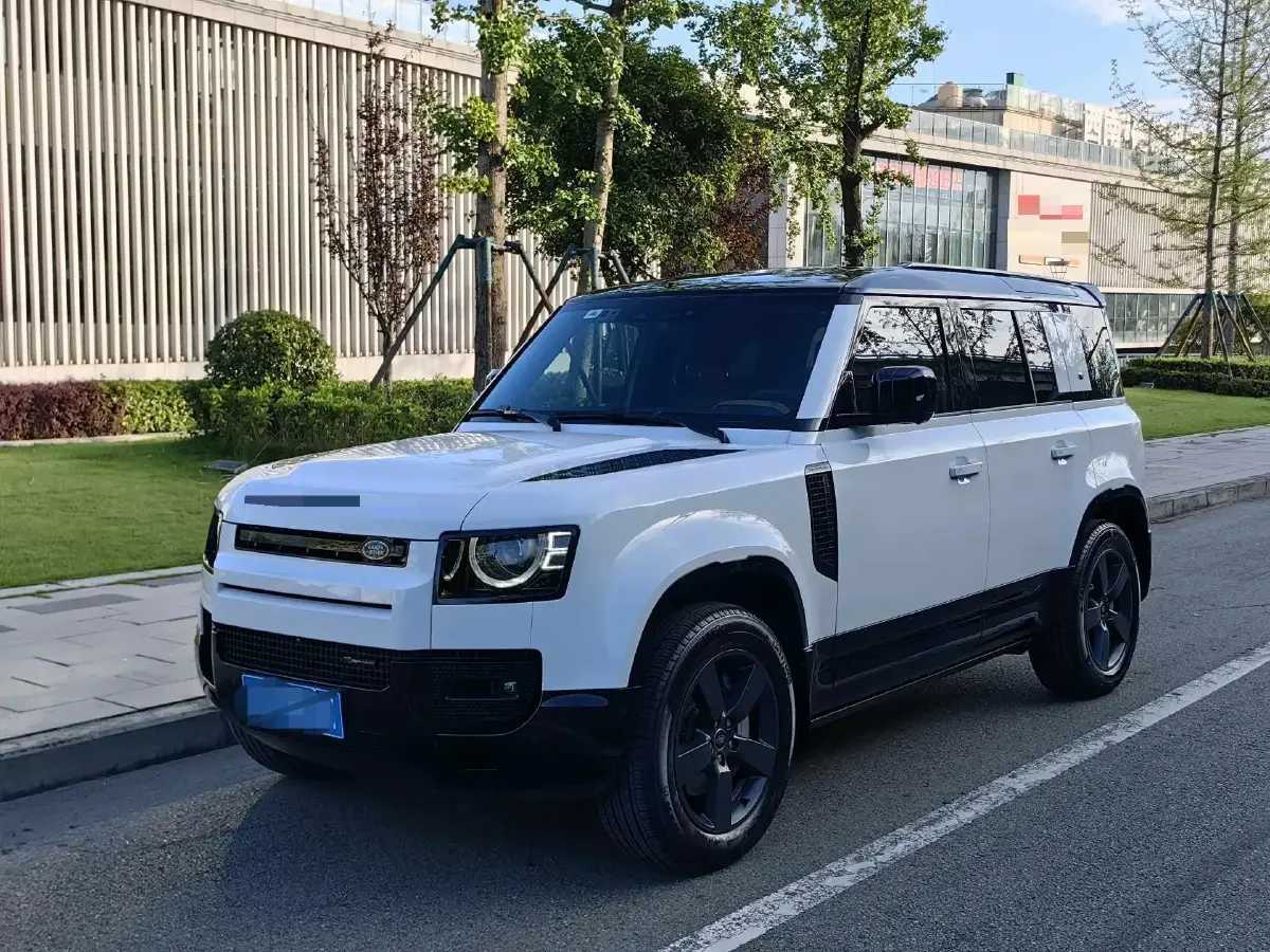 2023 Land Rover Defender 3.0T 400HP L6 8AT