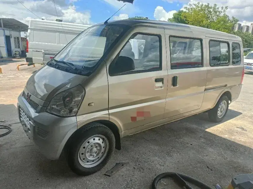 2019 WuLing RongGuang 1.5L 107HP L4 5MT