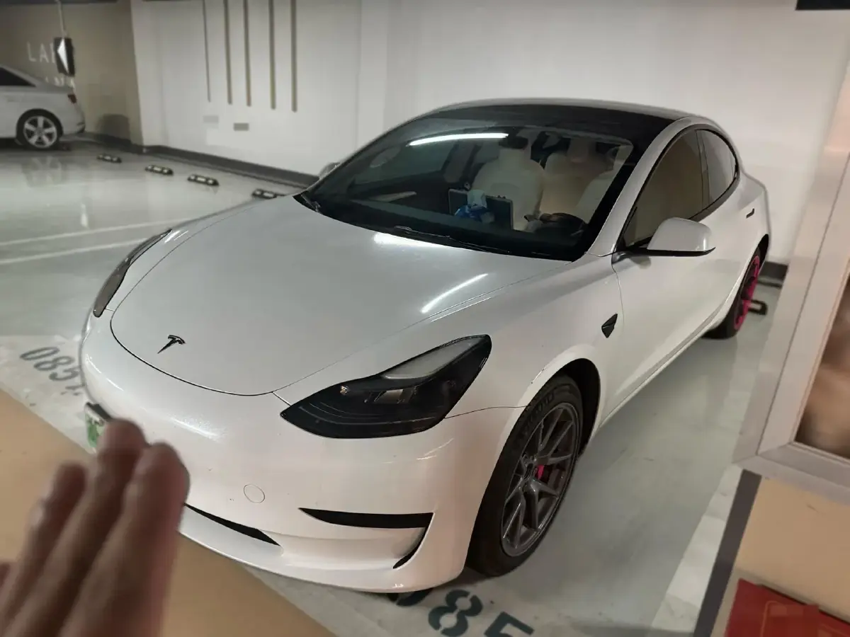 2022 Tesla Model 3 BEV 60KWH