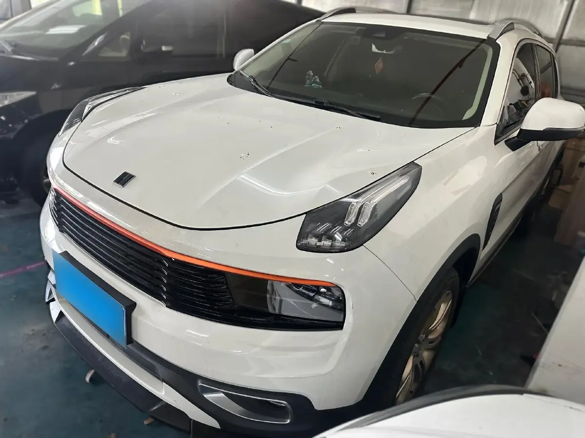 2018 LYNK&CO 01 2.0T 190HP L4 6AT