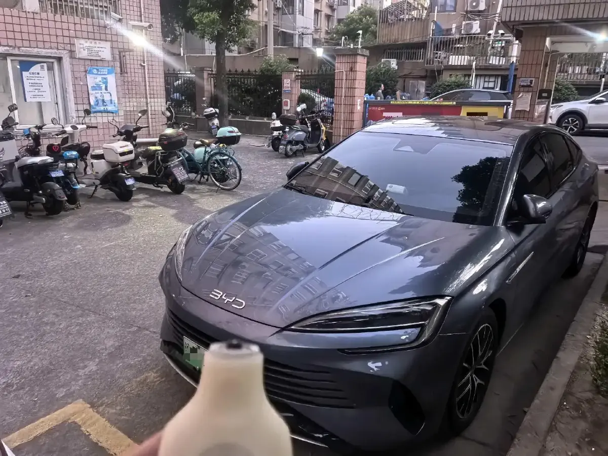 2024 BYD Seal 1.5L 110HP L4 E-CVT PHEV 17.6KWH