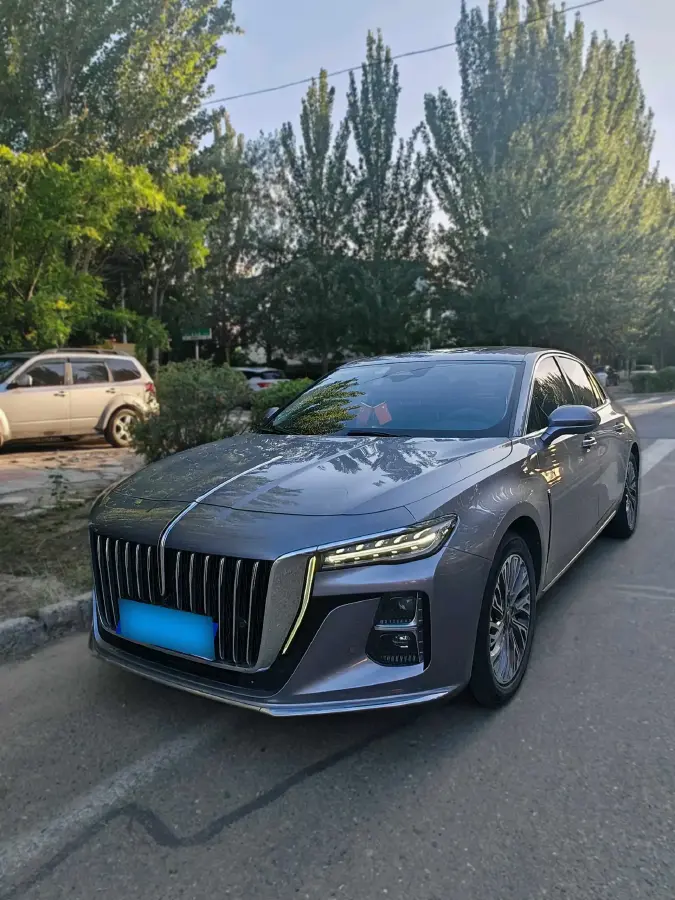 2023 HongQi H5 1.5T 169HP L4 E-CVT Hybrid