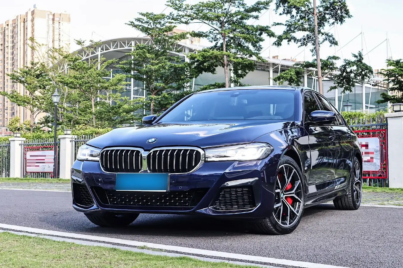 2021 BMW 5 Series 3.0T 340HP L6 8AT