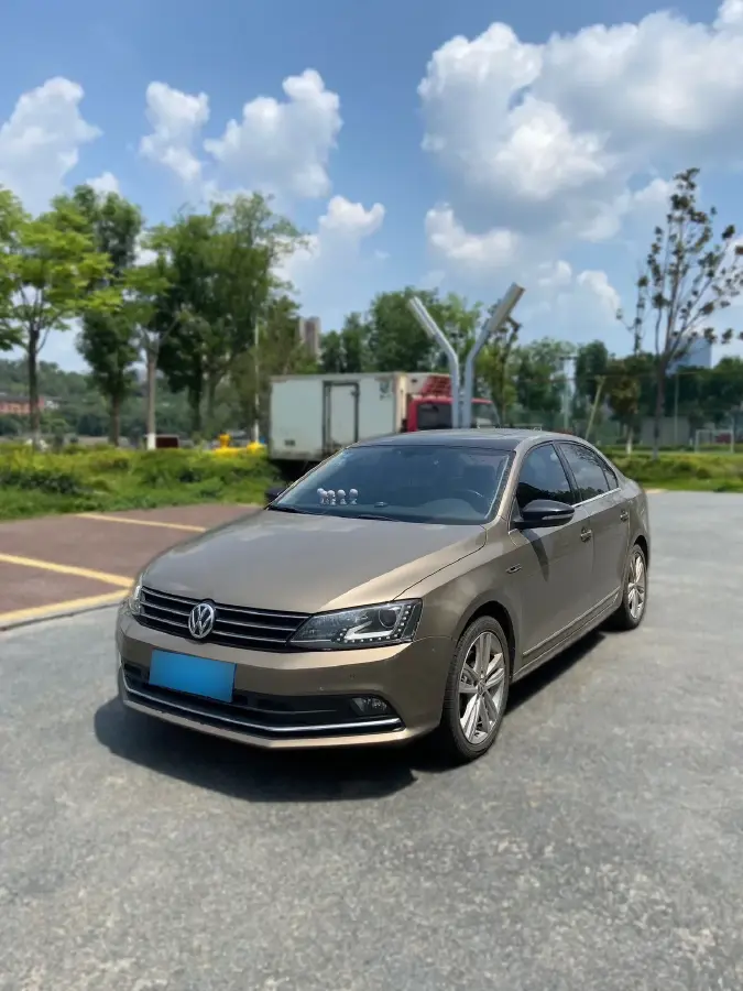 2018 Volkswagen Sagitar 1.4T 150HP L4 7DCT