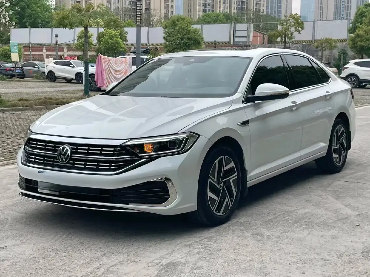 2025 Volkswagen Sagitar 1.5T 160HP L4 7DCT