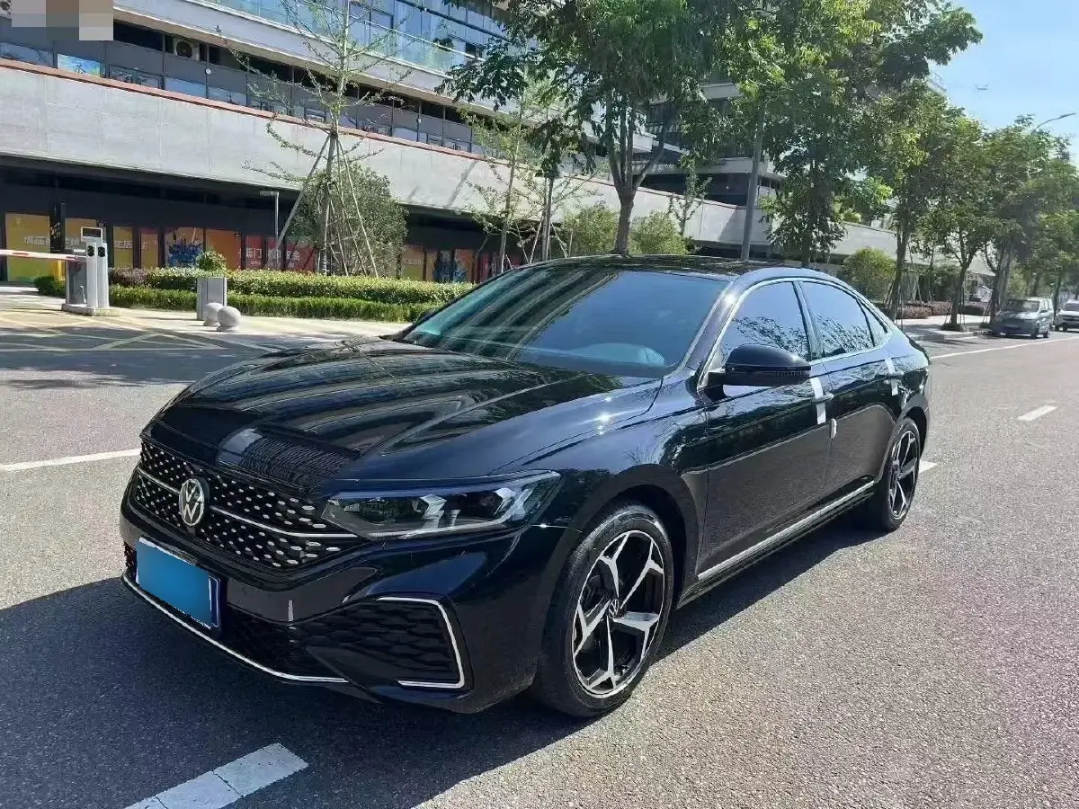 2024 Volkswagen Passat 2.0T 186HP L4 7DCT