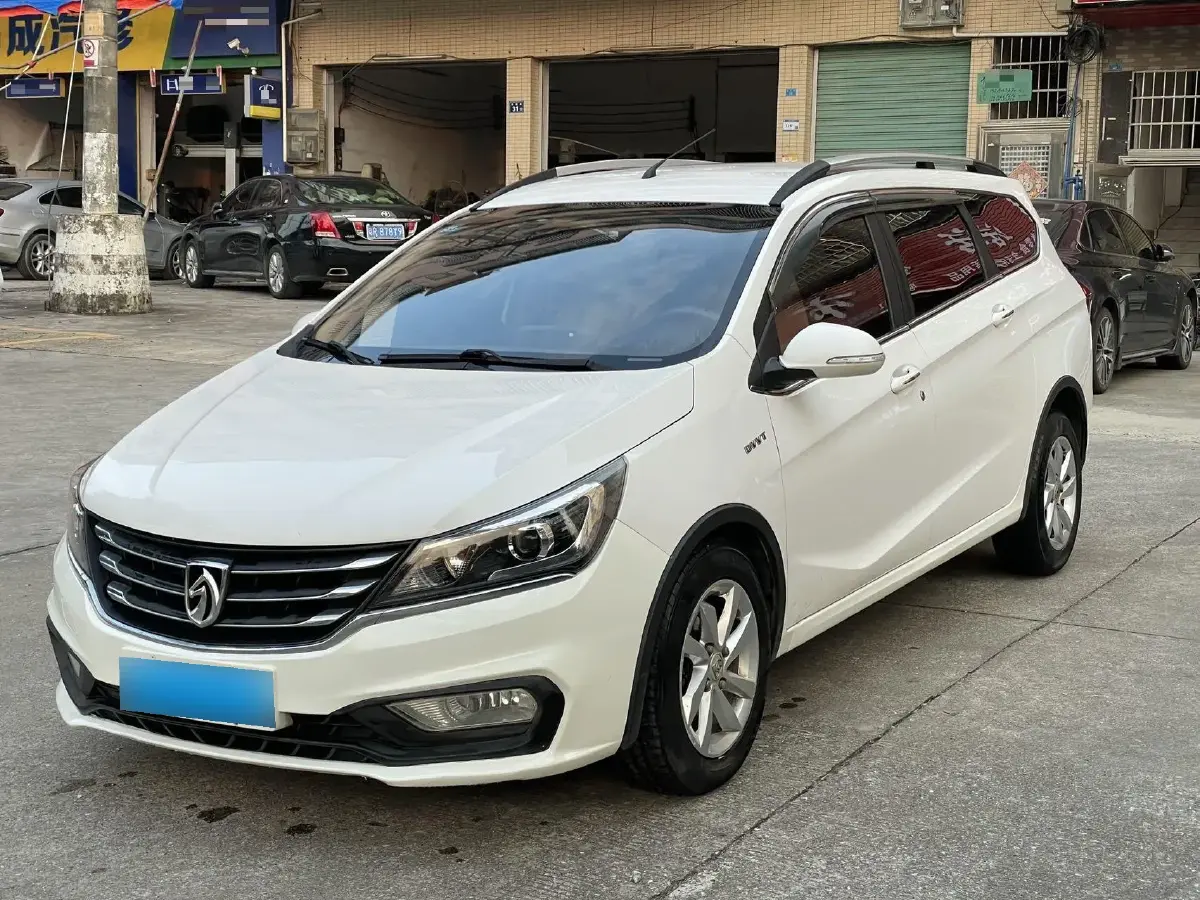 2017 BaoJun 310W 1.5L 112HP L4 6MT
