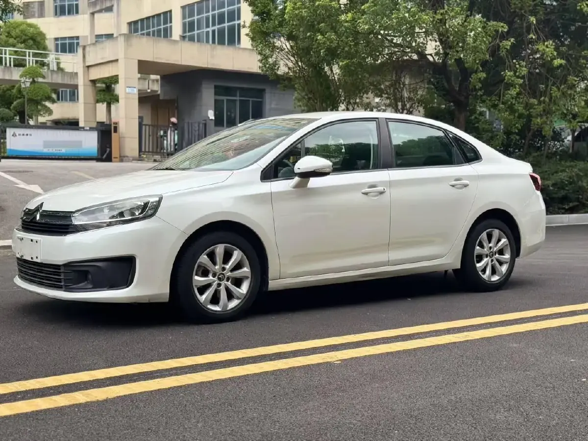 2018 Citroen C4 C-Quatre 1.6L 117HP L4 5MT