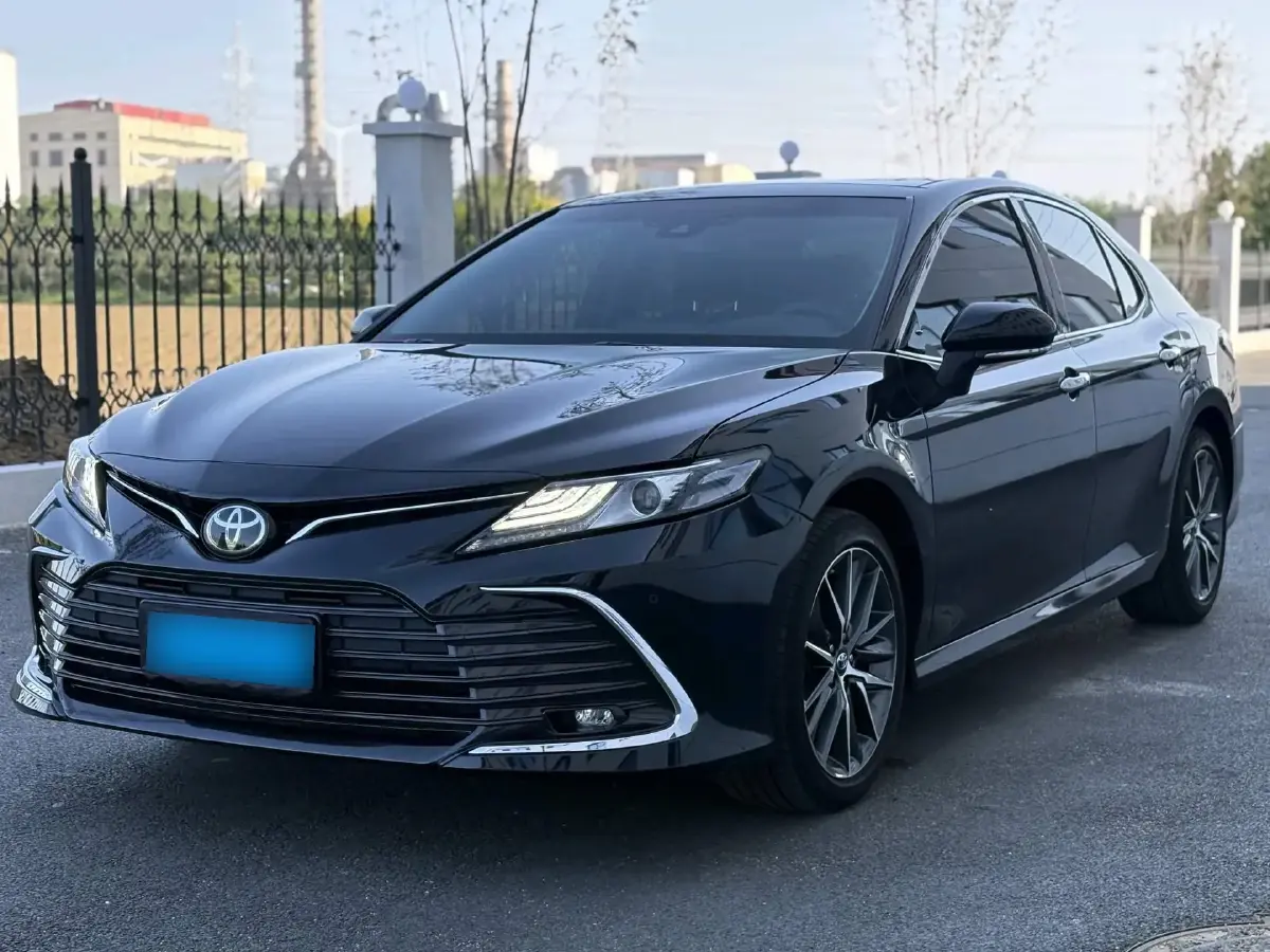 2021 Toyota Camry 2.5L 209HP L4 8AT