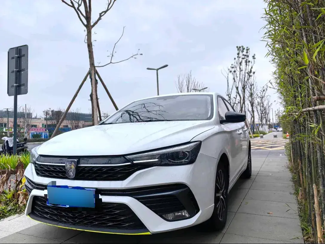 2021 Roewe i5 1.5L 120HP L4 CVT