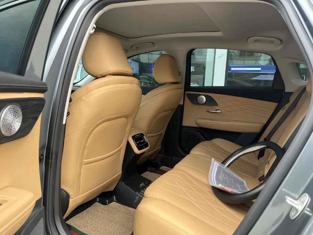 2025 Chery Arrizo 8 Pro 1.6T 197HP L4 7DCT,autocango,china used car exporter,china ev exporter,chinese used car exporter,chinese used ev exporter