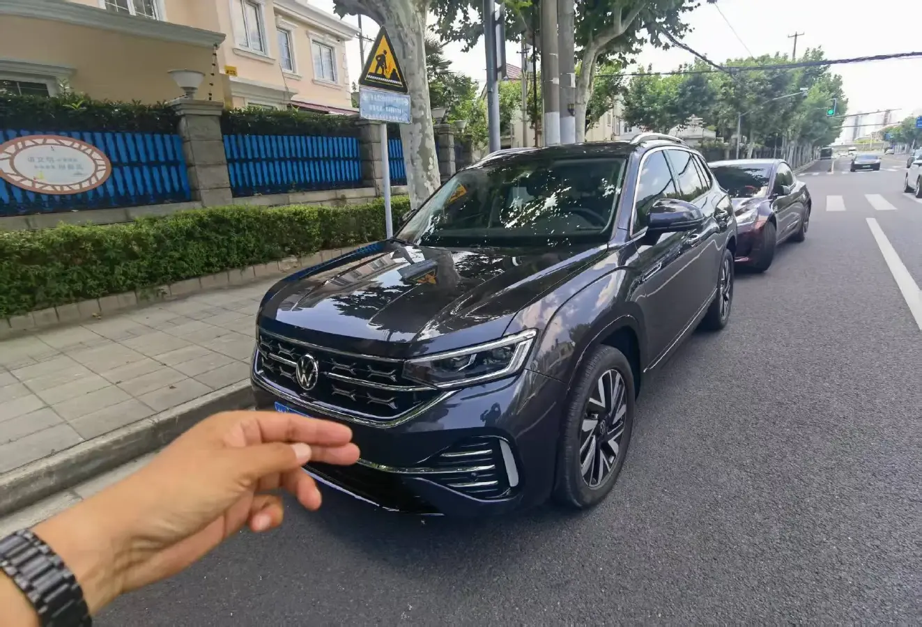 2023 Volkswagen Tayron 2.0T 220HP L4 7DCT