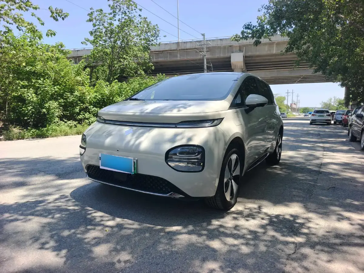 2023 BaoJun Cloud BEV 50.6KWH
