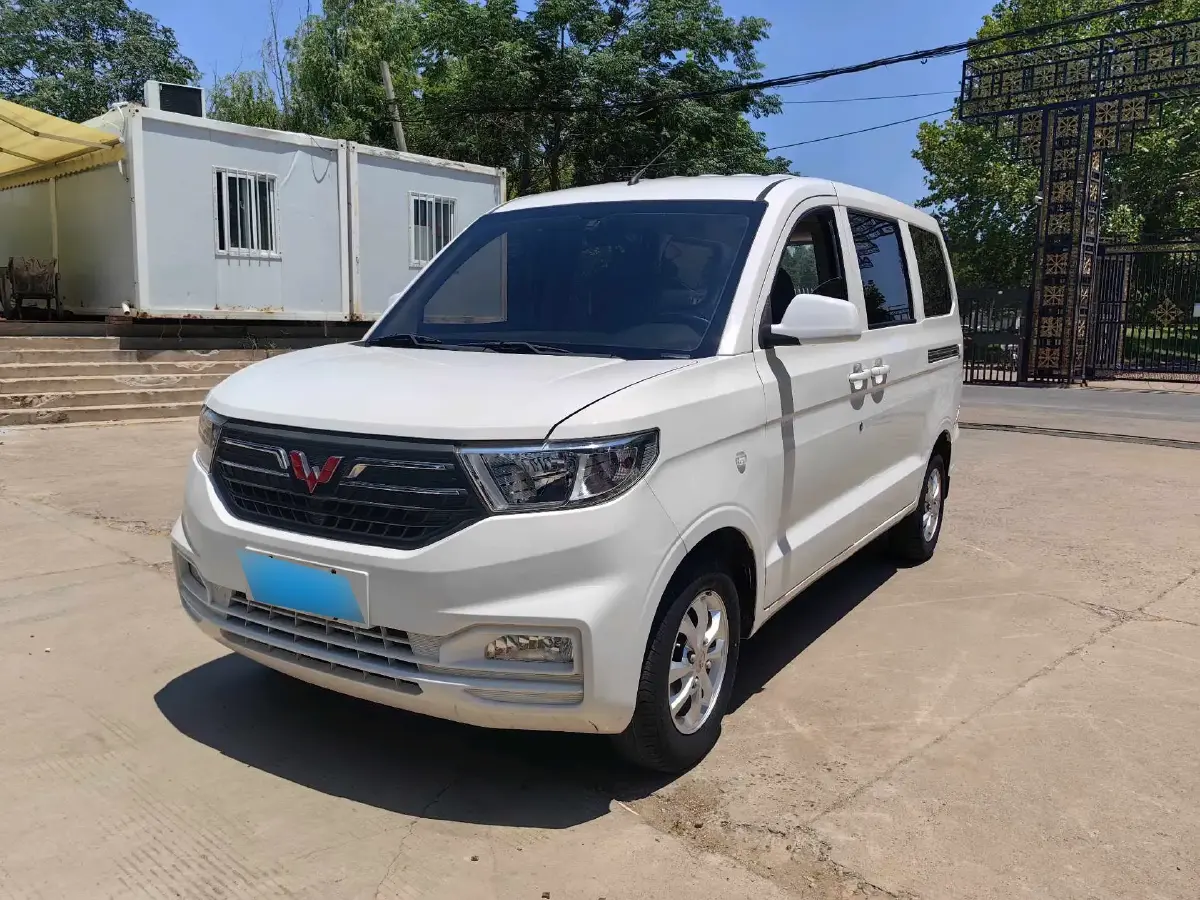 2019 WuLing HongGuang Plus 1.5T 147HP L4 6MT