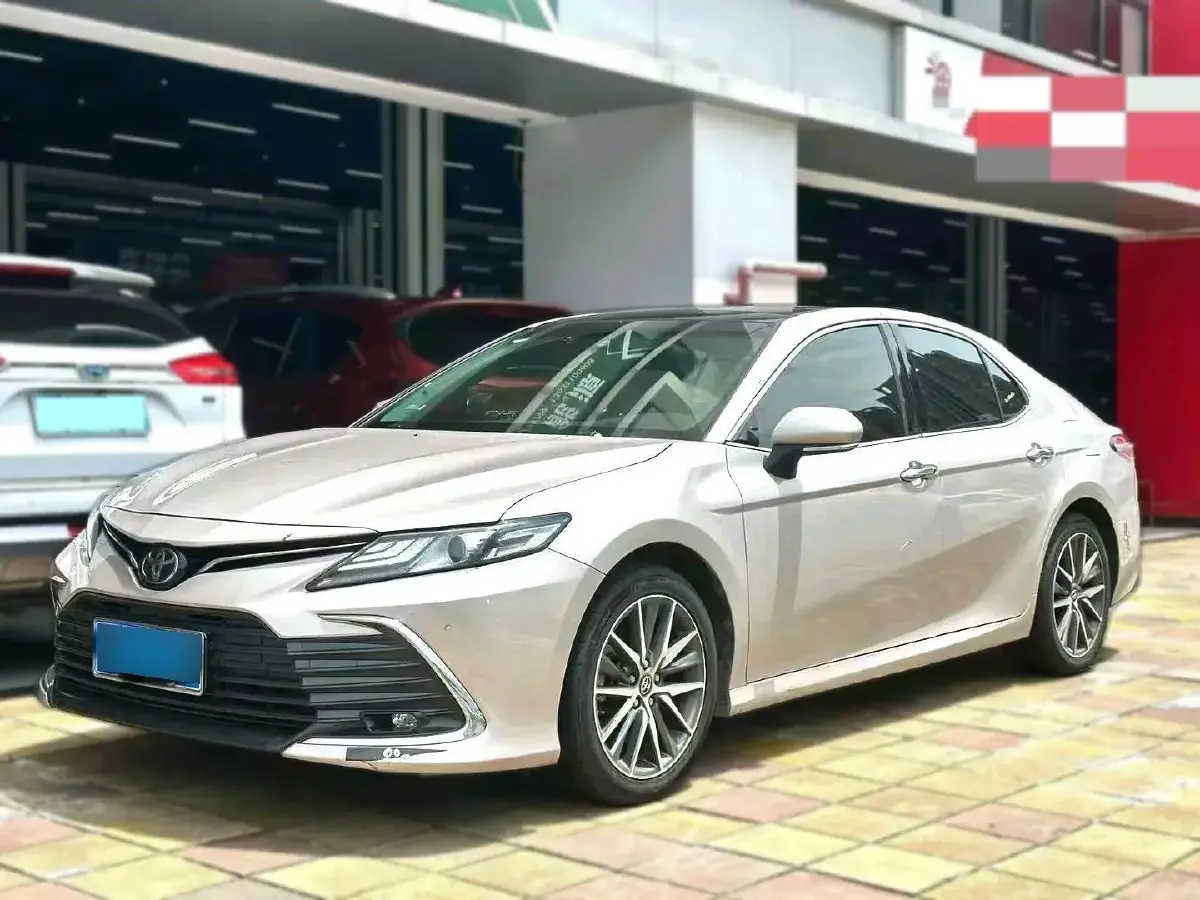 2021 Toyota Camry 2.5L 209HP L4 8AT
