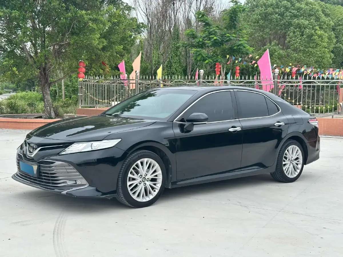 2019 Toyota Camry 2.5L 209HP L4 8AT