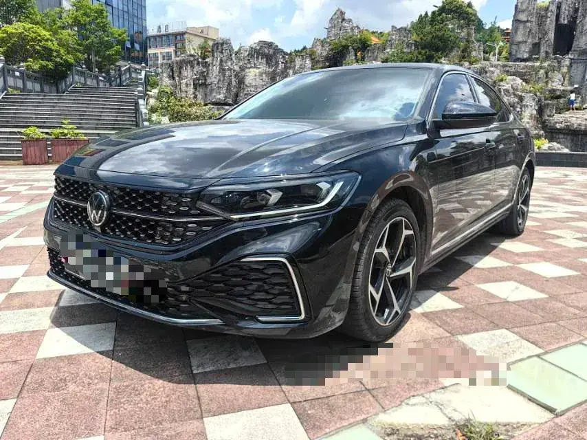 2024 Volkswagen Passat 2.0T 186HP L4 7DCT