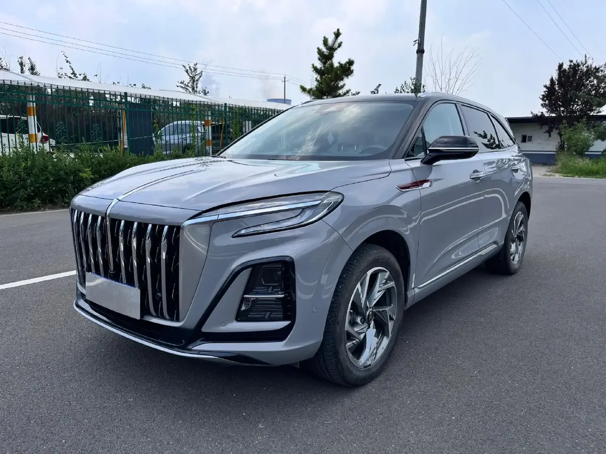 2023 HongQi HS3 2.0T 252HP L4 8AT