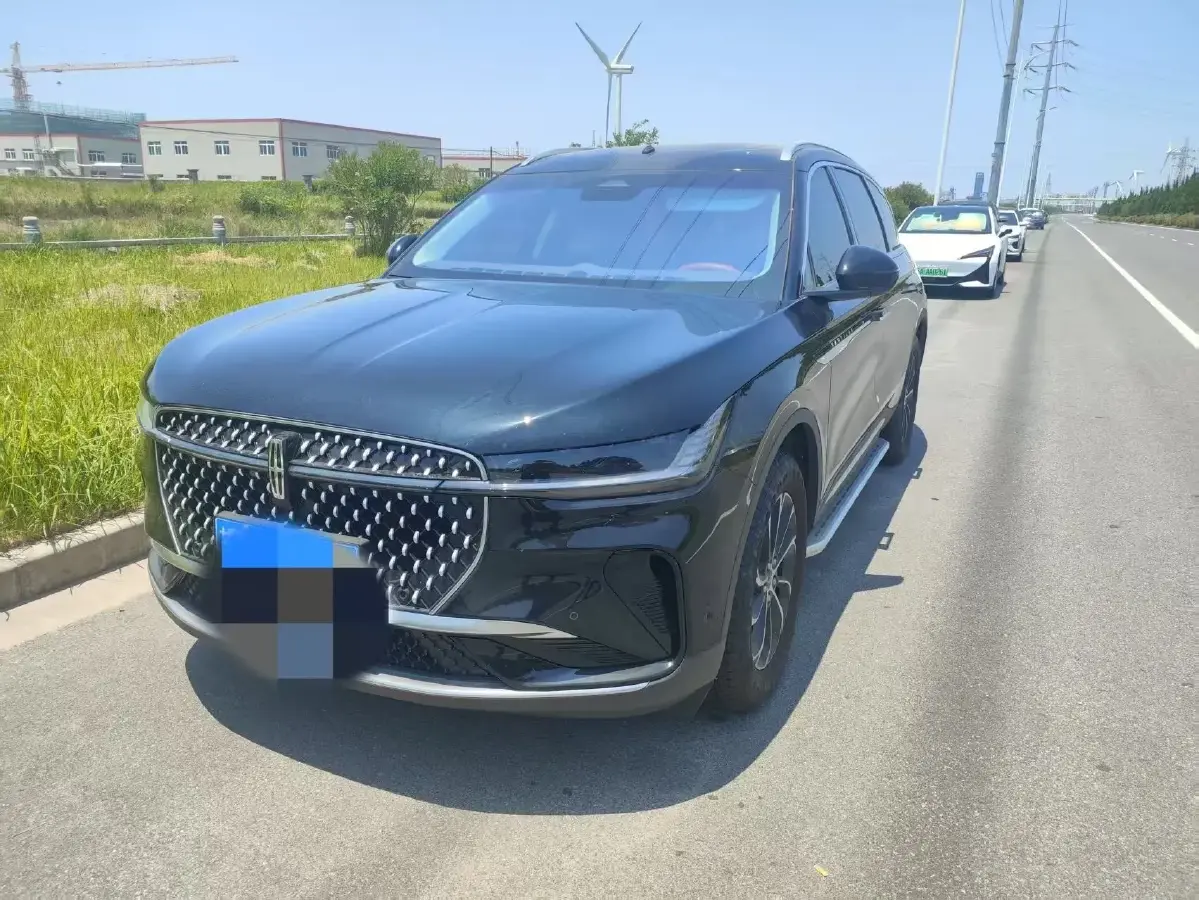 2023 Lincoln Nautilus 2.0T 261HP L4 8AT