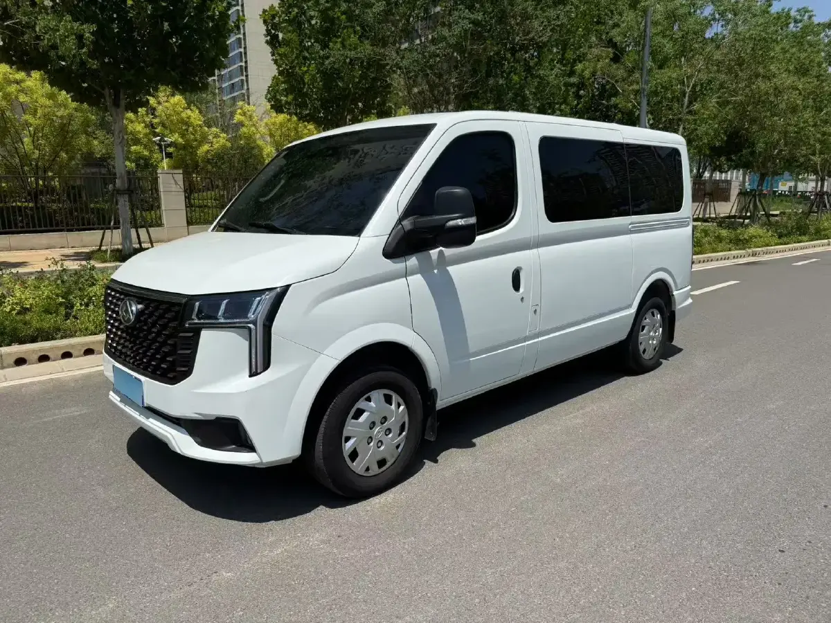 2021 MAXUS XinTu V80 2.0T 139HP L4 6MT