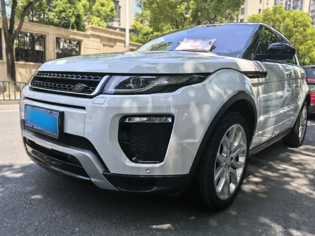 2018 Land Rover Range Rover Evoque 2.0T 241HP L4 9AT