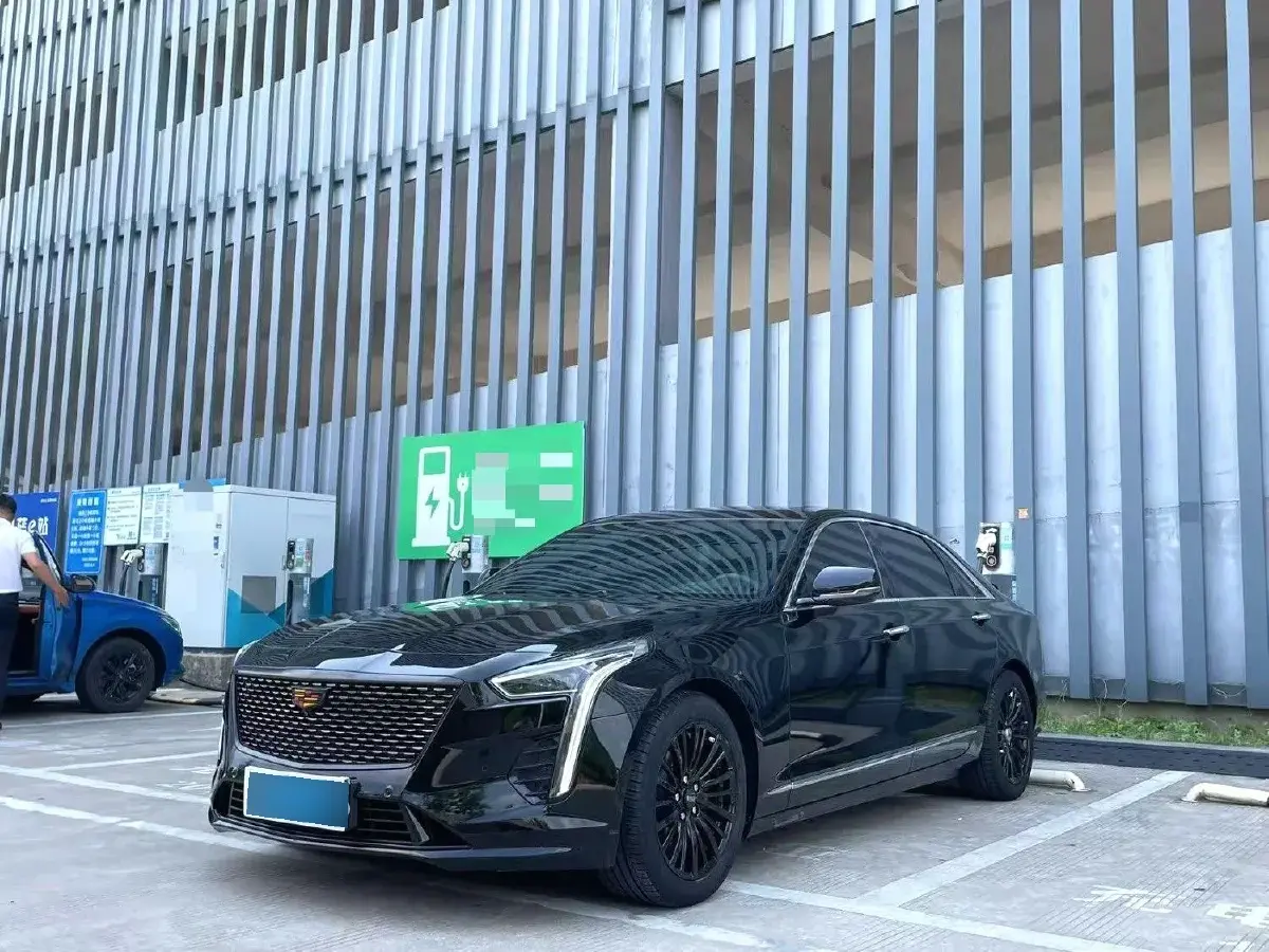 2022 Cadillac CT6 2.0T 237HP L4 10AT