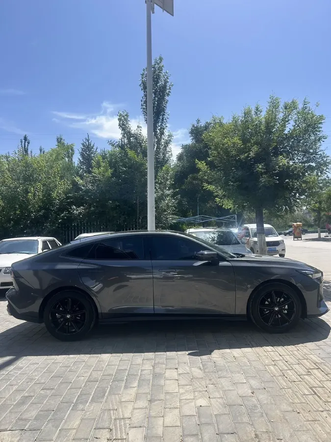 2024 ChangAn UNI-V 1.5T 188HP L4 7DCT,autocango,china used car exporter,china ev exporter,chinese used car exporter,chinese used ev exporter