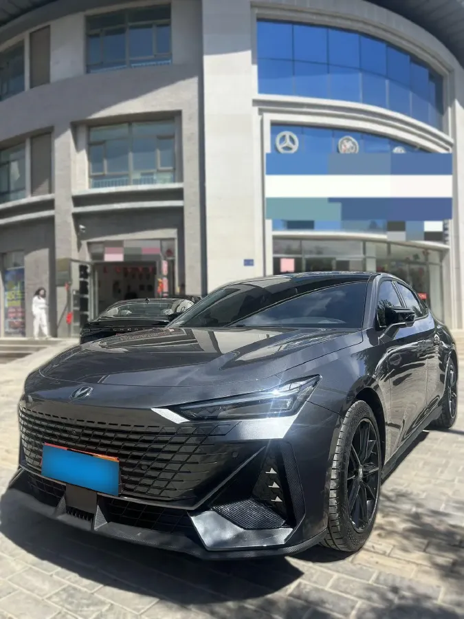 2024 ChangAn UNI-V 1.5T 188HP L4 7DCT,autocango,china used car exporter,china ev exporter,chinese used car exporter,chinese used ev exporter