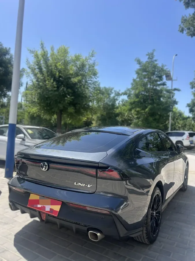 2024 ChangAn UNI-V 1.5T 188HP L4 7DCT,autocango,china used car exporter,china ev exporter,chinese used car exporter,chinese used ev exporter