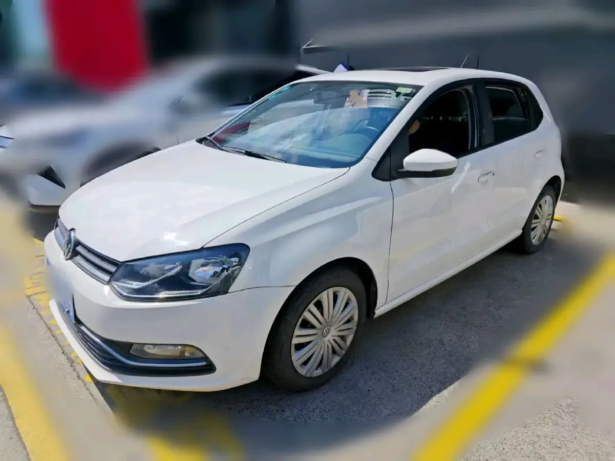 2016 Volkswagen Polo 1.6L 110HP L4 6AT