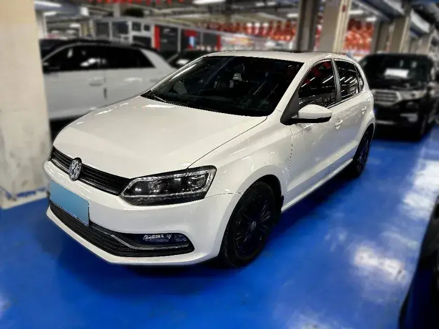 2016 Volkswagen Polo 1.6L 110HP L4 6AT