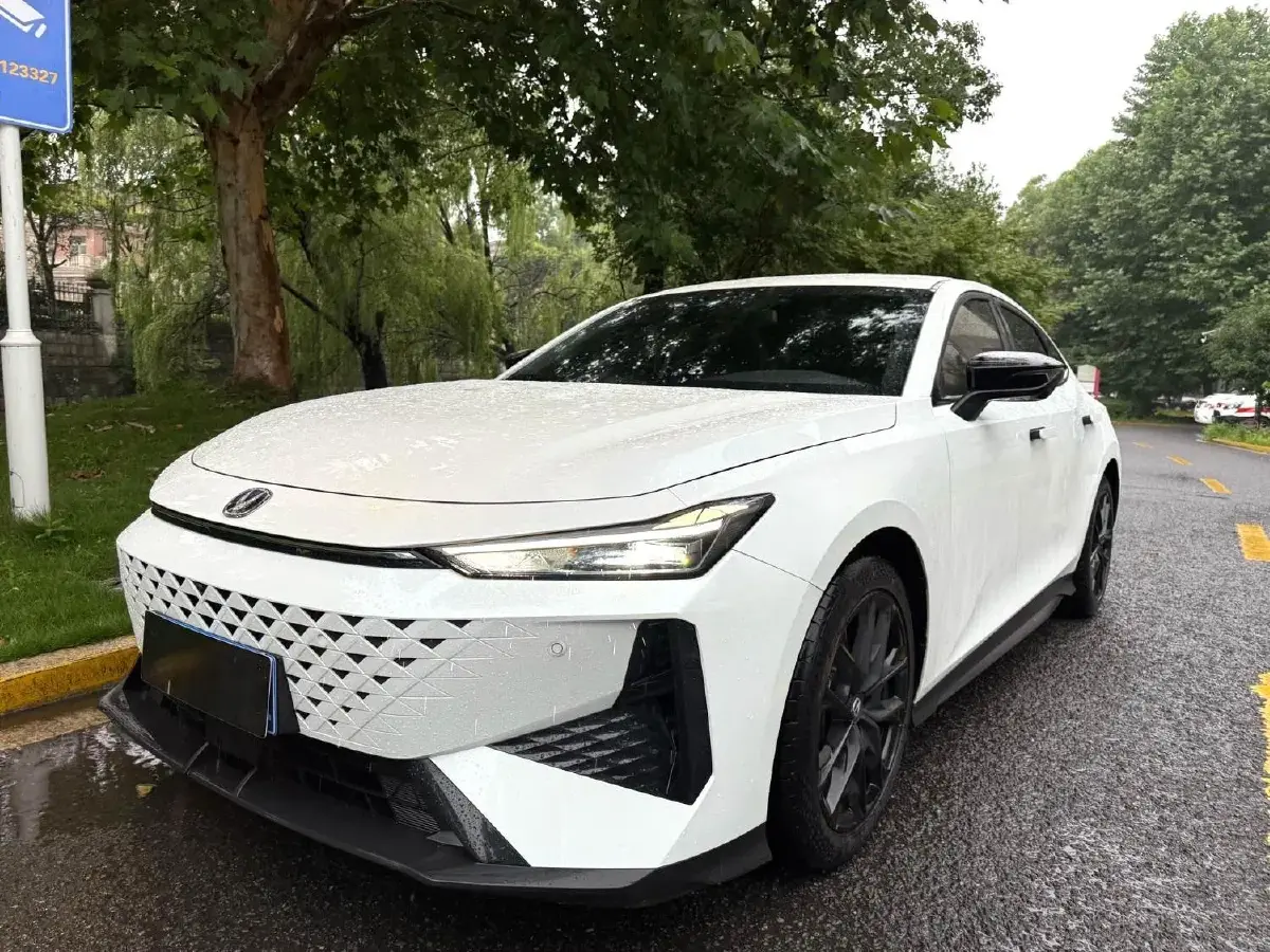 2024 ChangAn UNI-V 1.5T 188HP L4 7DCT