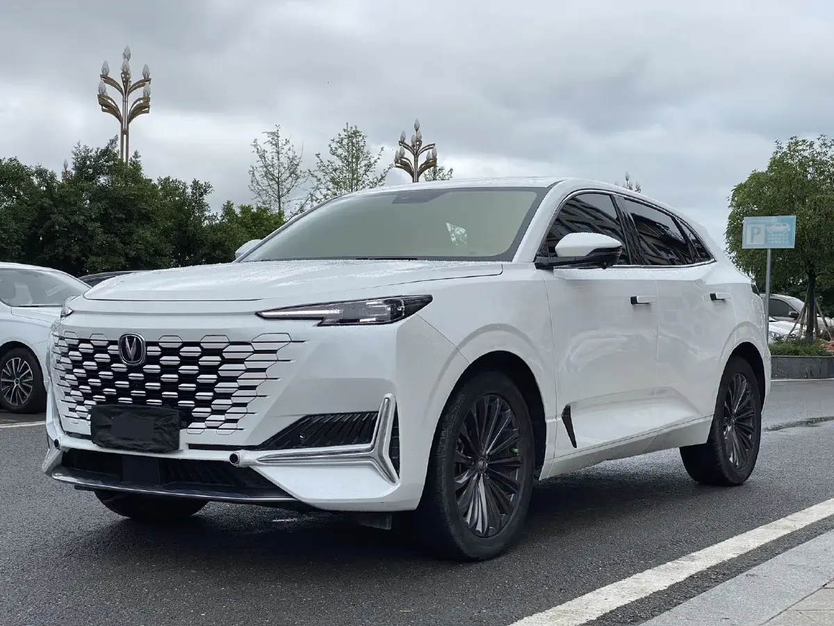 2021 ChangAn UNI-K 2.0T 233HP L4 8AT