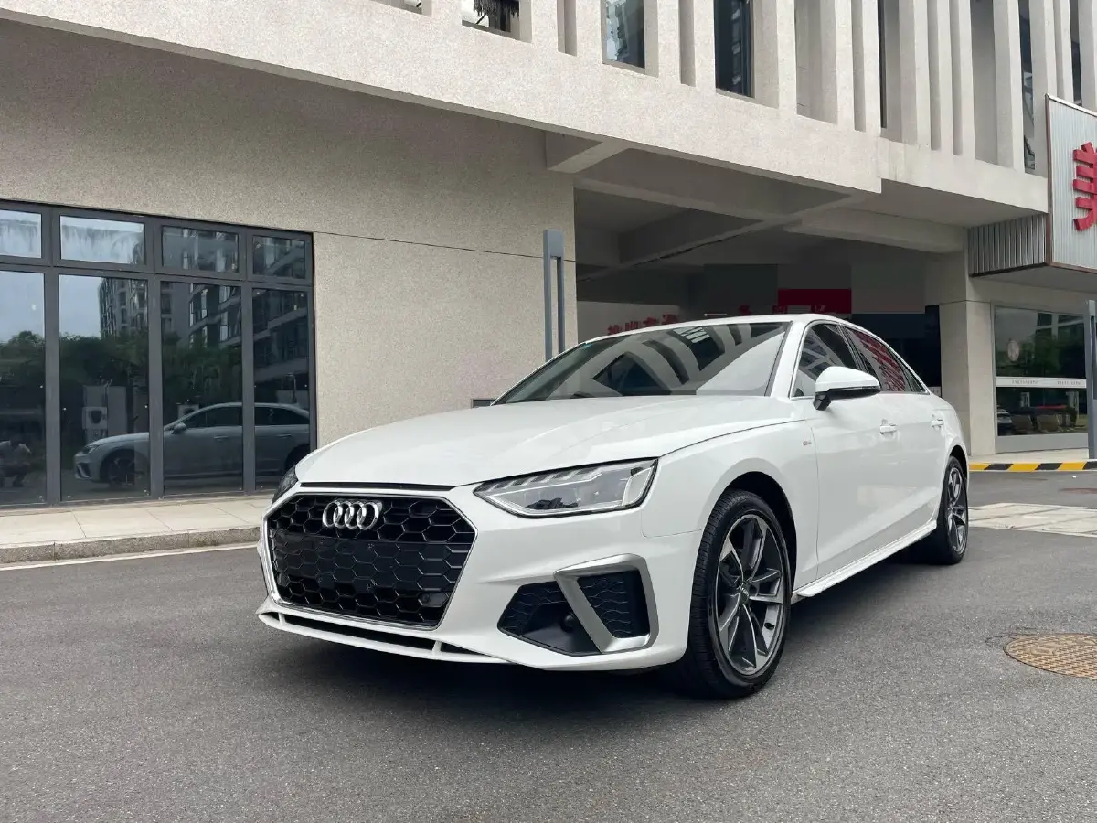 2020 Audi A4L 2.0T 150HP L4 7DCT