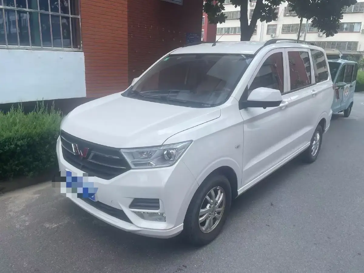 2021 WuLing HongGuang 1.5L 99HP L4 6MT