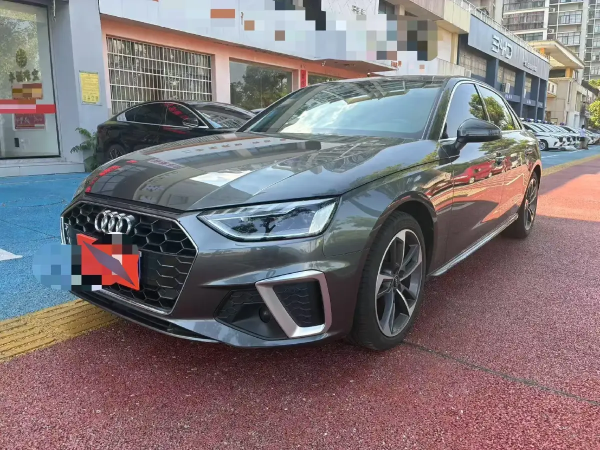 2022 Audi A4L 2.0T 190HP L4 7DCT