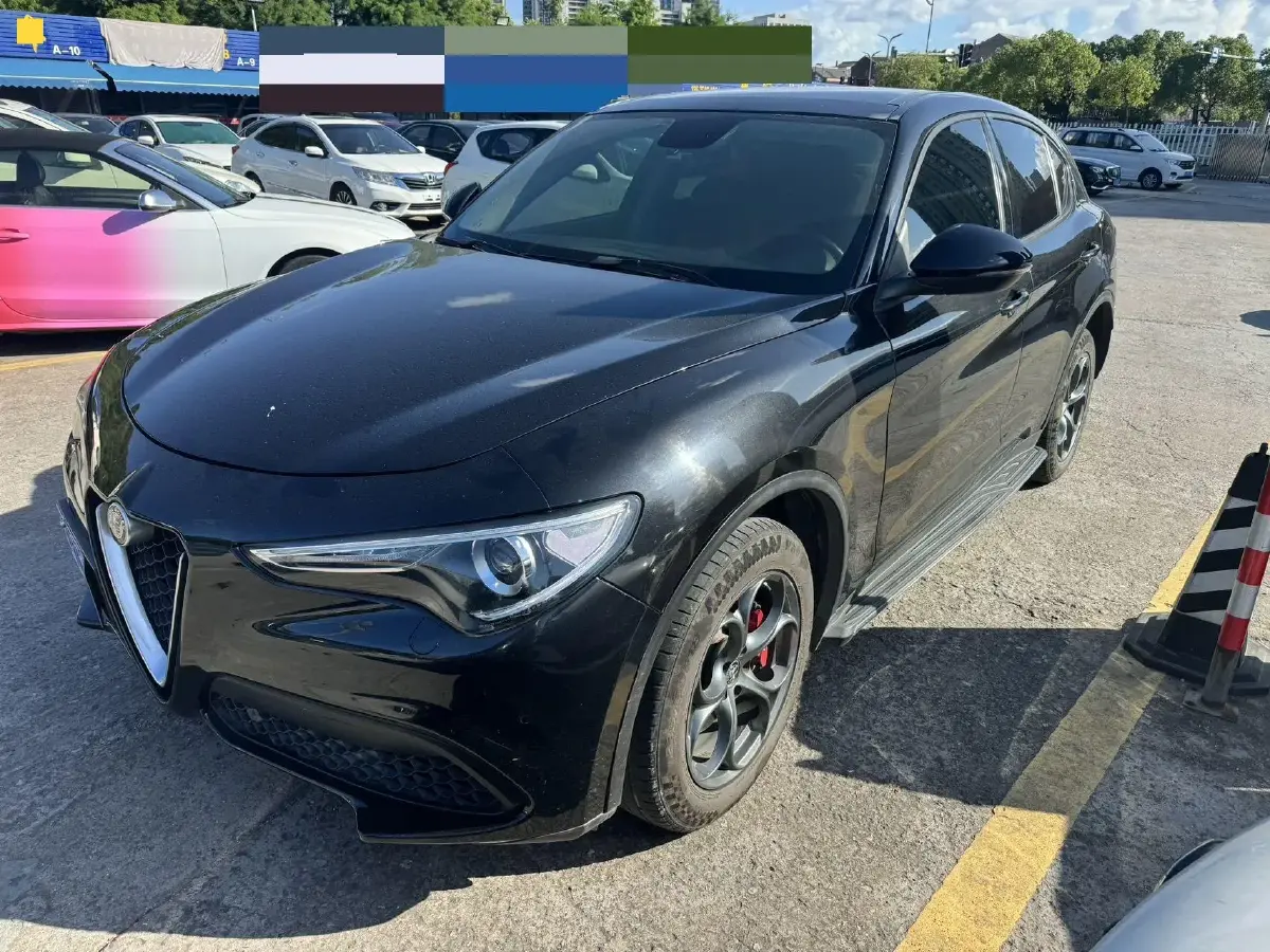 2017 Alfa Romeo Stelvio 2.0T 200HP L4 8AT