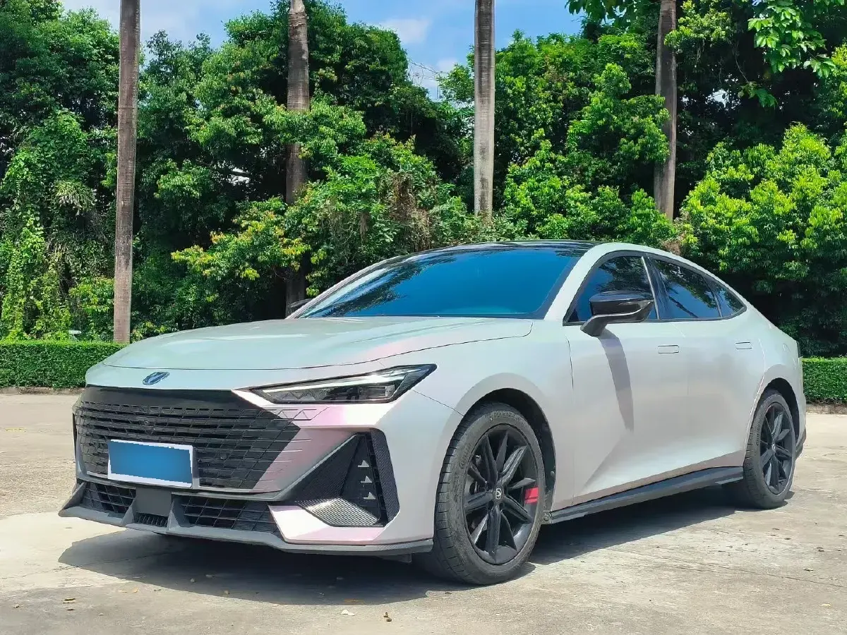 2022 ChangAn UNI-V 1.5T 188HP L4 7DCT